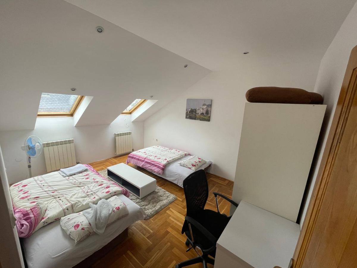 Casa Gialla Free Parking サラエヴォ エクステリア 写真